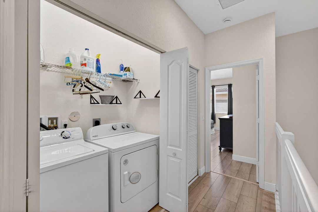 На продажу: $330,000 (3 спален, 2 ванн, 1614 Квадратных фут)