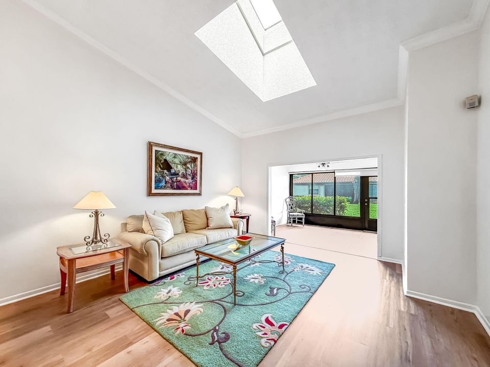 На продажу: $389,900 (2 спален, 2 ванн, 1500 Квадратных фут)