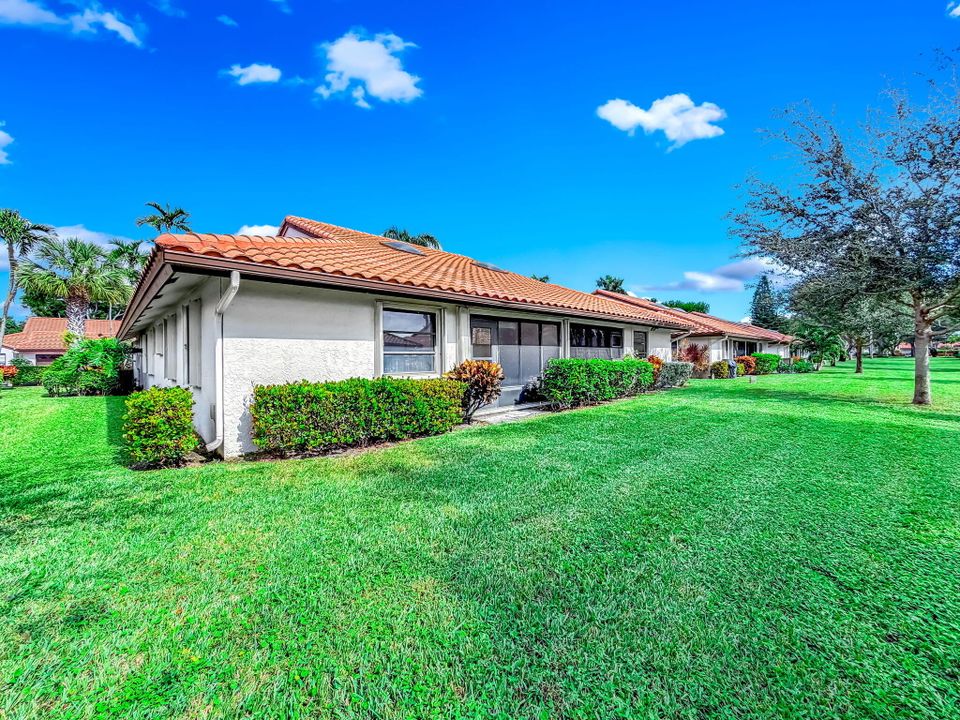 На продажу: $389,900 (2 спален, 2 ванн, 1500 Квадратных фут)