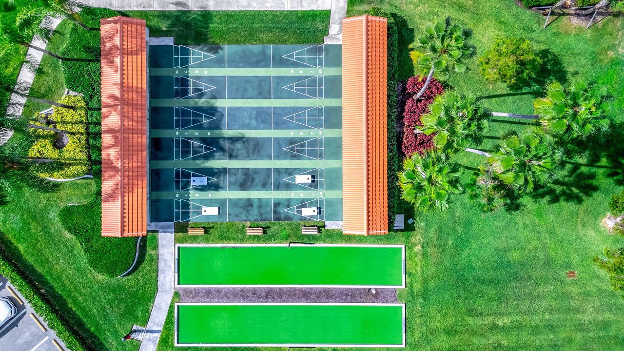 На продажу: $389,900 (2 спален, 2 ванн, 1500 Квадратных фут)