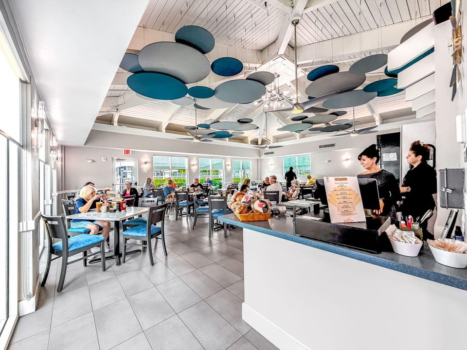 На продажу: $389,900 (2 спален, 2 ванн, 1500 Квадратных фут)