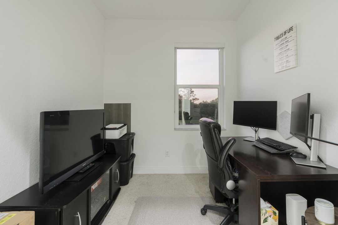 待售: $314,000 (2 贝兹, 2 浴室, 1354 平方英尺)