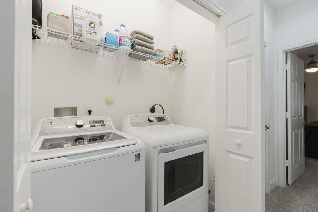 待售: $314,000 (2 贝兹, 2 浴室, 1354 平方英尺)