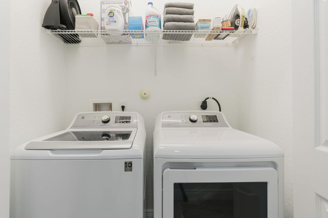 待售: $314,000 (2 贝兹, 2 浴室, 1354 平方英尺)