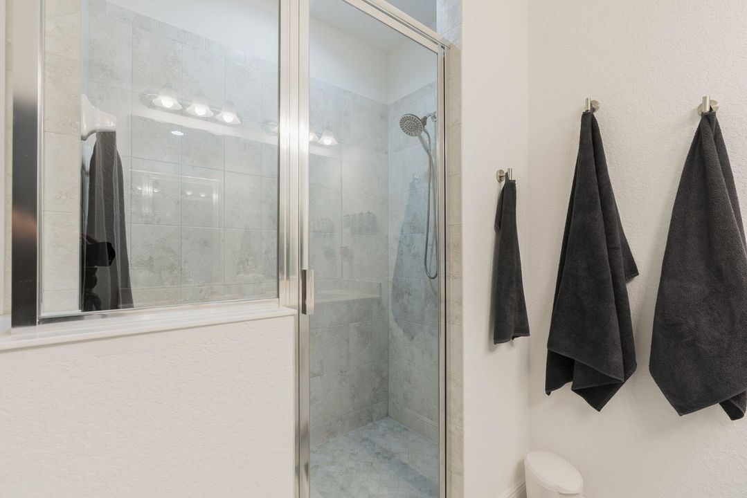 待售: $314,000 (2 贝兹, 2 浴室, 1354 平方英尺)