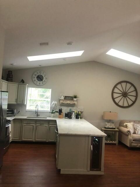 В аренду: $5,250 (3 спален, 2 ванн, 1638 Квадратных фут)