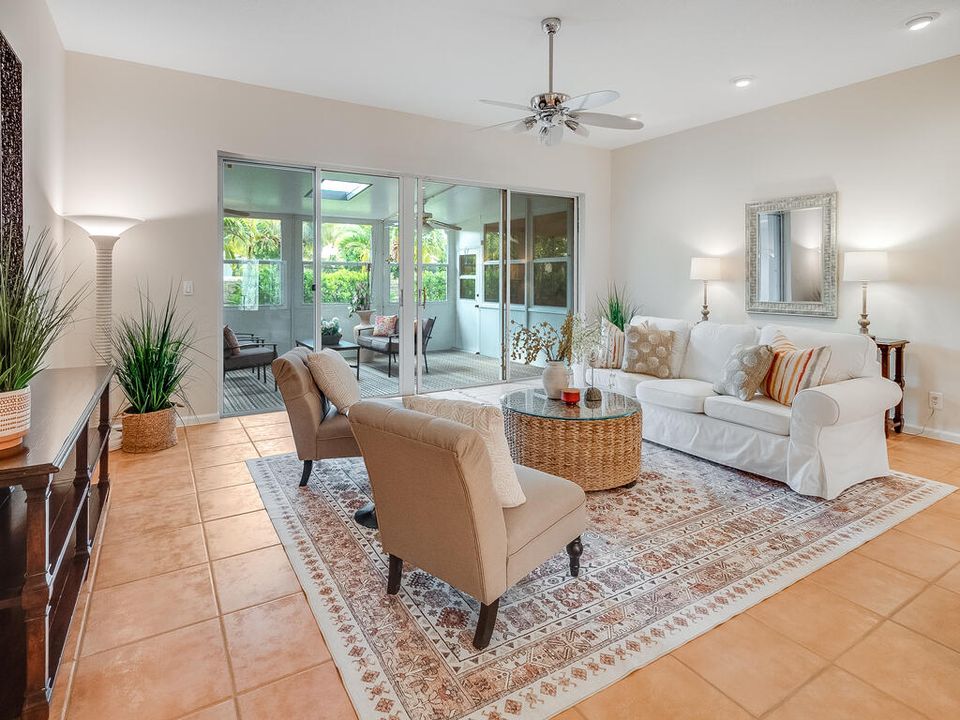 待售: $480,000 (3 贝兹, 2 浴室, 2353 平方英尺)