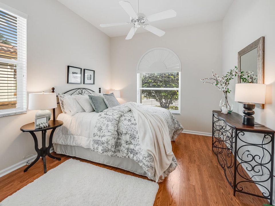 待售: $480,000 (3 贝兹, 2 浴室, 2353 平方英尺)