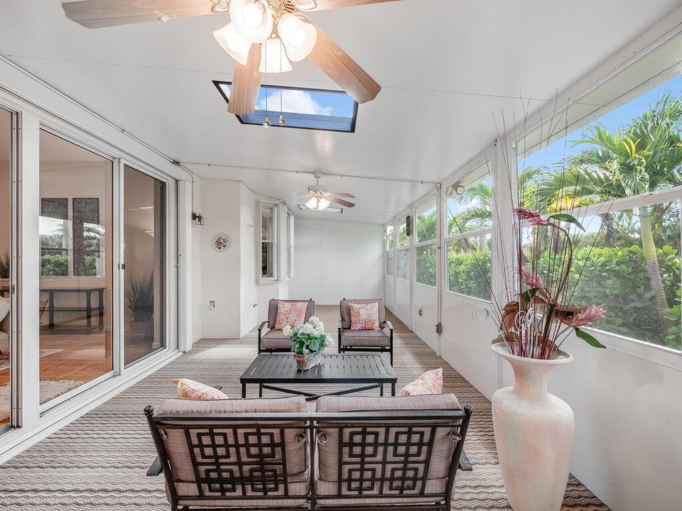 待售: $480,000 (3 贝兹, 2 浴室, 2353 平方英尺)