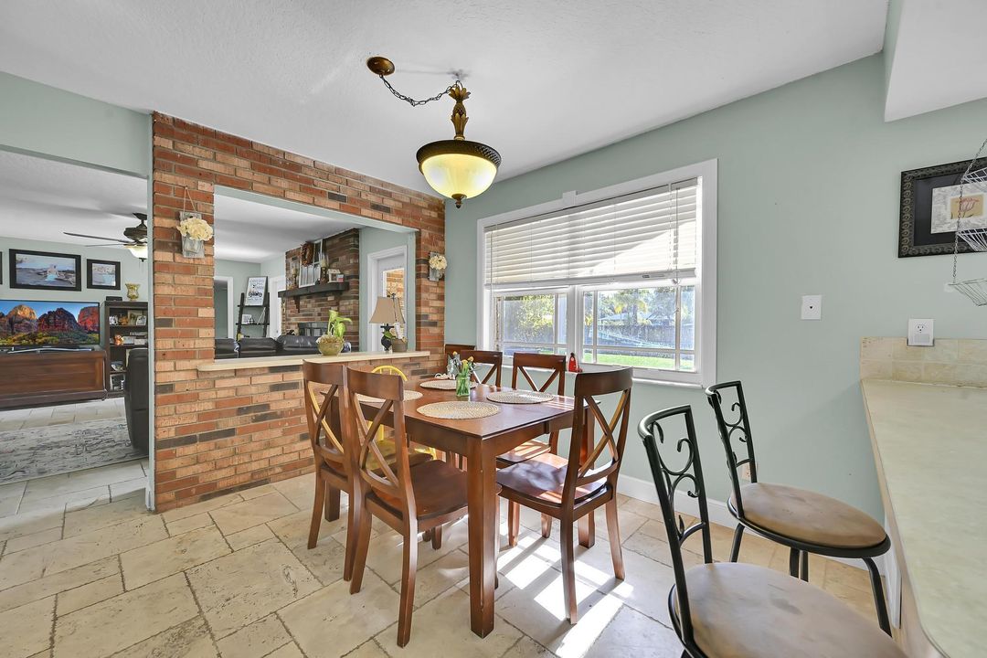 For Sale: $449,900 (3 beds, 3 baths, 2310 Square Feet)