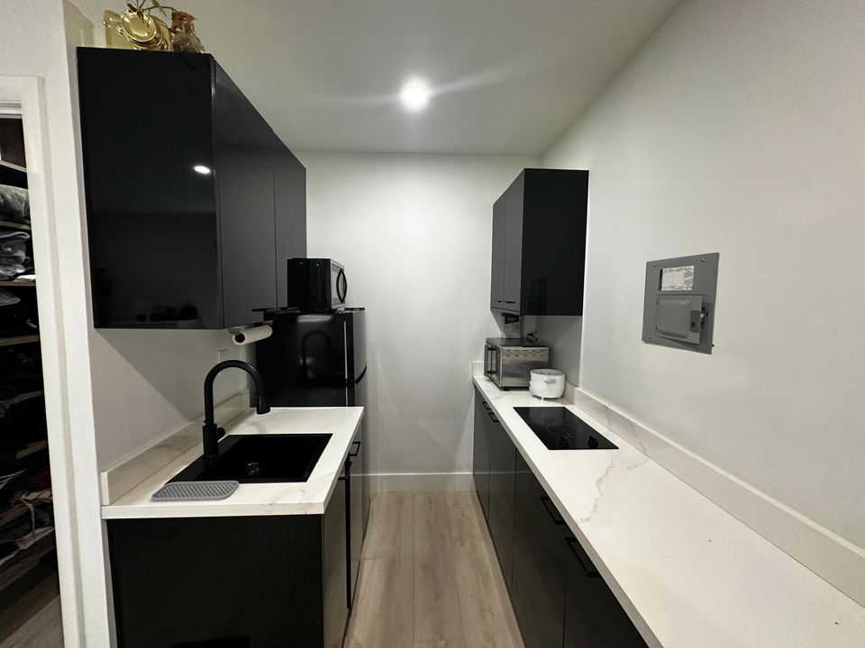 For Rent: $1,650 (0 beds, 1 baths, 456 Square Feet)