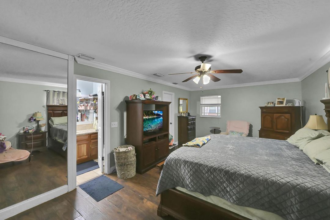 For Sale: $449,900 (3 beds, 3 baths, 2310 Square Feet)