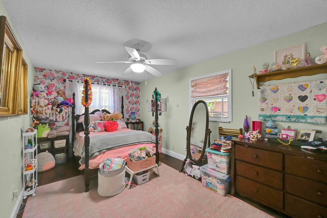 For Sale: $449,900 (3 beds, 3 baths, 2310 Square Feet)