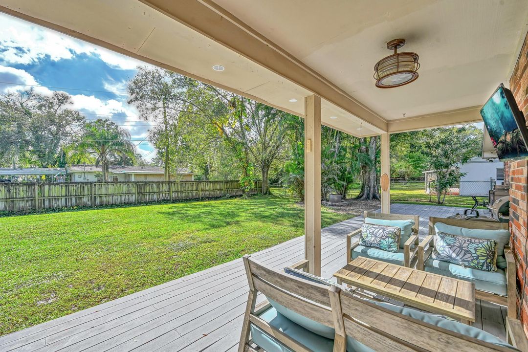 For Sale: $449,900 (3 beds, 3 baths, 2310 Square Feet)