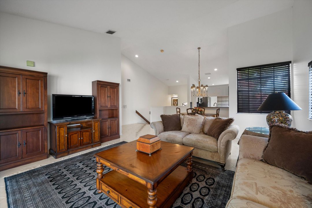 For Sale: $298,500 (3 beds, 2 baths, 1620 Square Feet)