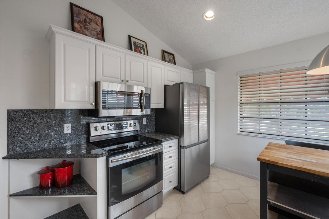 For Sale: $298,500 (3 beds, 2 baths, 1620 Square Feet)