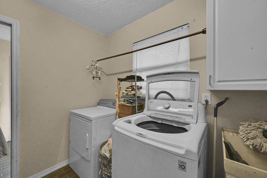 For Sale: $449,900 (3 beds, 3 baths, 2310 Square Feet)