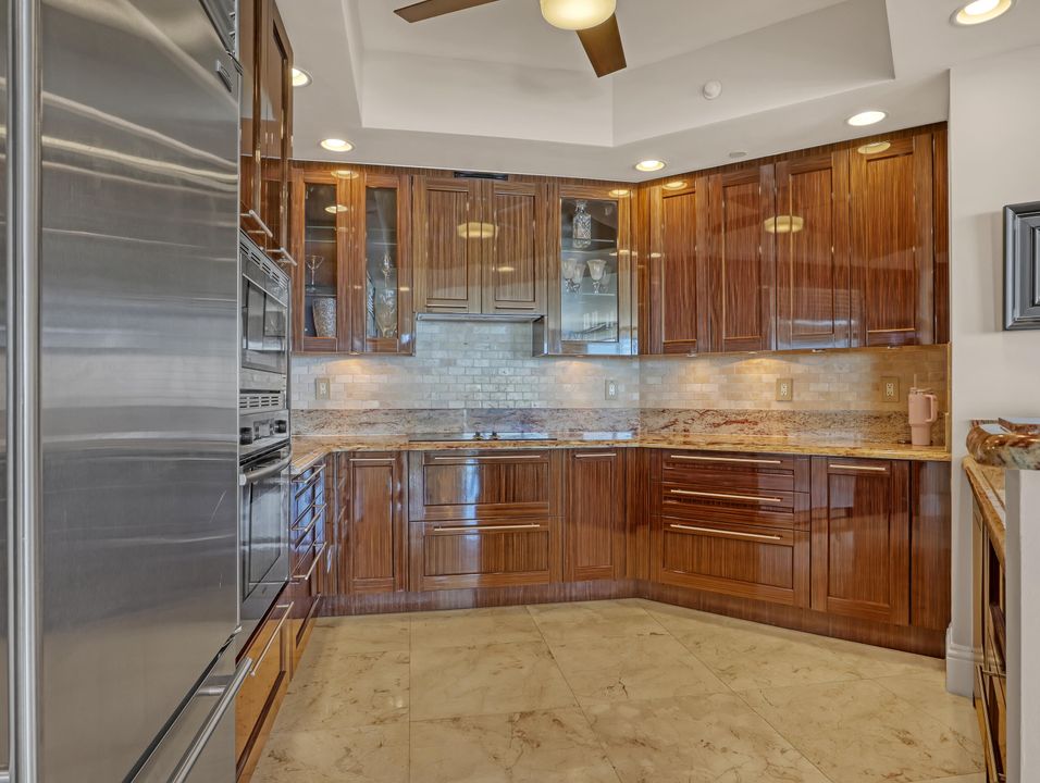 En Venta: $2,495,000 (2 camas, 2 baños, 2115 Pies cuadrados)