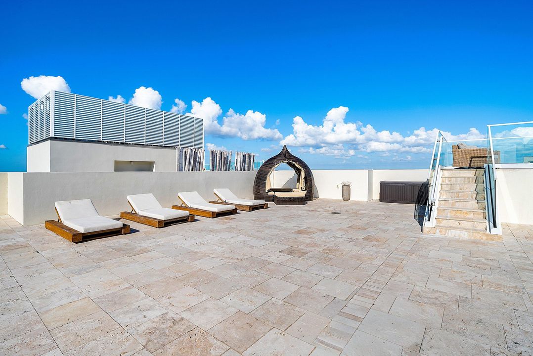 出租: $45,000 (3 贝兹, 3 浴室, 2743 平方英尺)