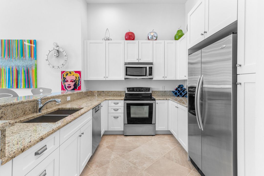 For Sale: $1,585,000 (2 beds, 2 baths, 1461 Square Feet)