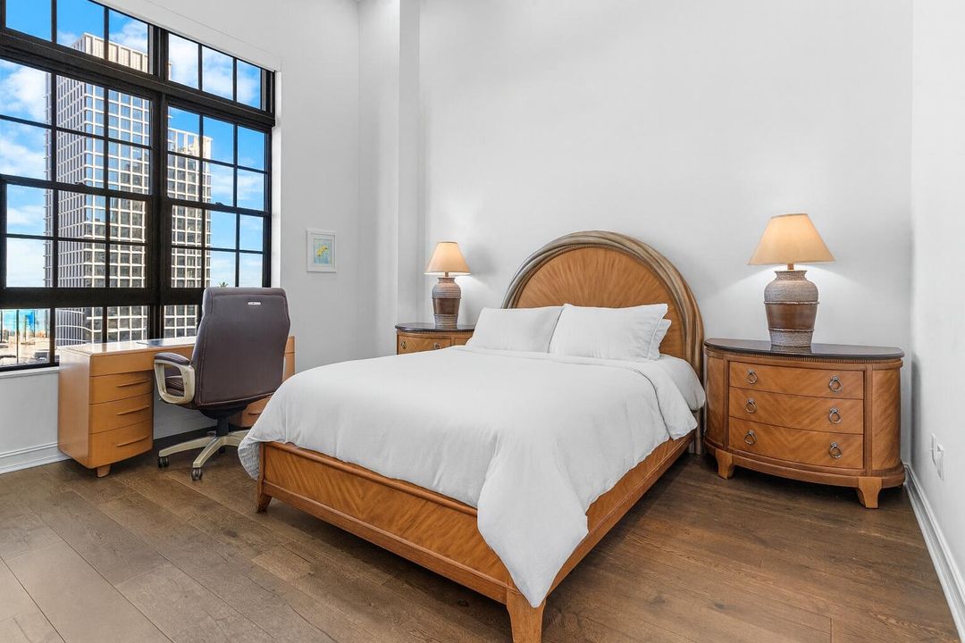 For Sale: $1,585,000 (2 beds, 2 baths, 1461 Square Feet)