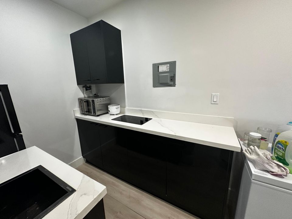 For Rent: $1,650 (0 beds, 1 baths, 456 Square Feet)