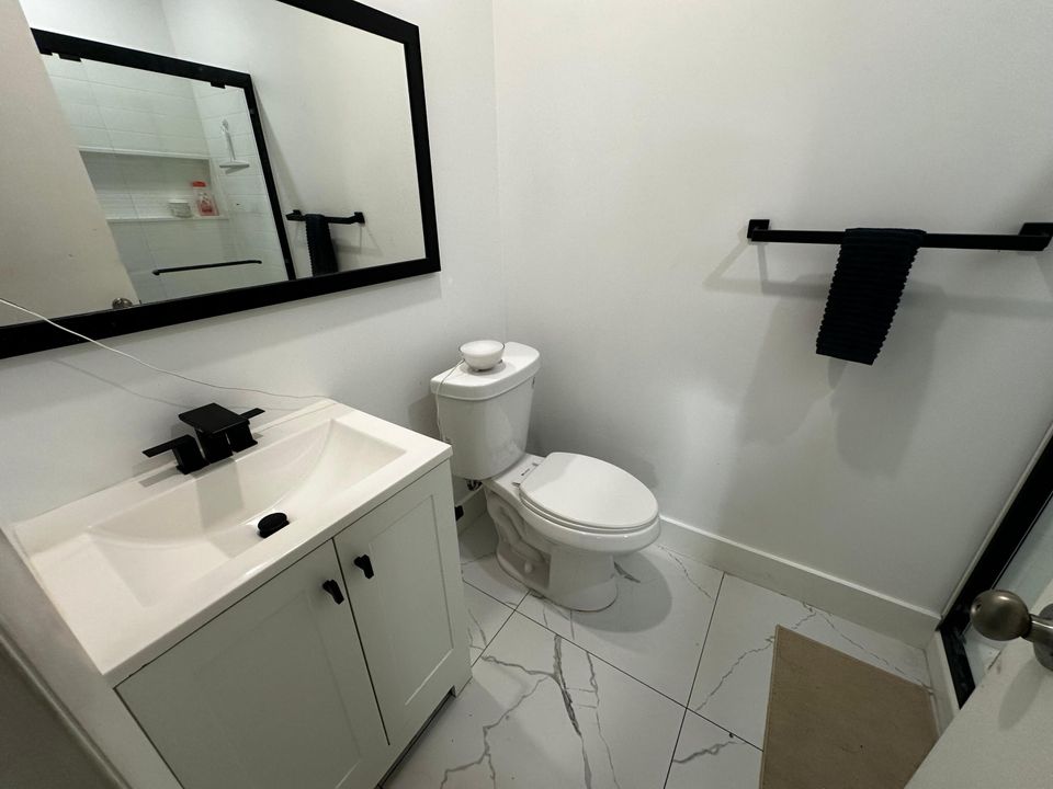 For Rent: $1,650 (0 beds, 1 baths, 456 Square Feet)