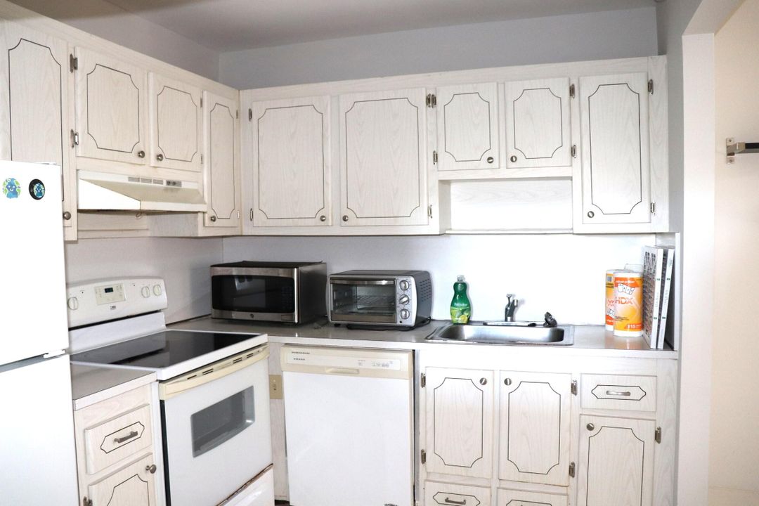 На продажу: $69,900 (1 спален, 1 ванн, 726 Квадратных фут)