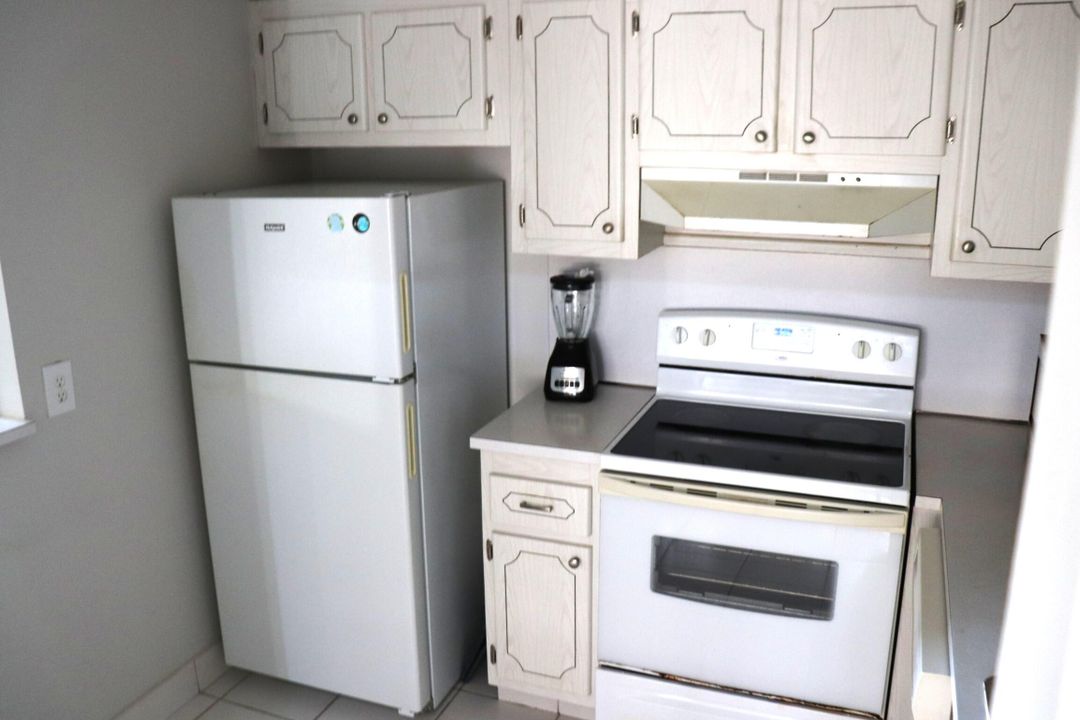 На продажу: $69,900 (1 спален, 1 ванн, 726 Квадратных фут)