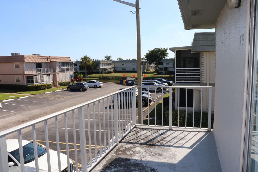 На продажу: $69,900 (1 спален, 1 ванн, 726 Квадратных фут)