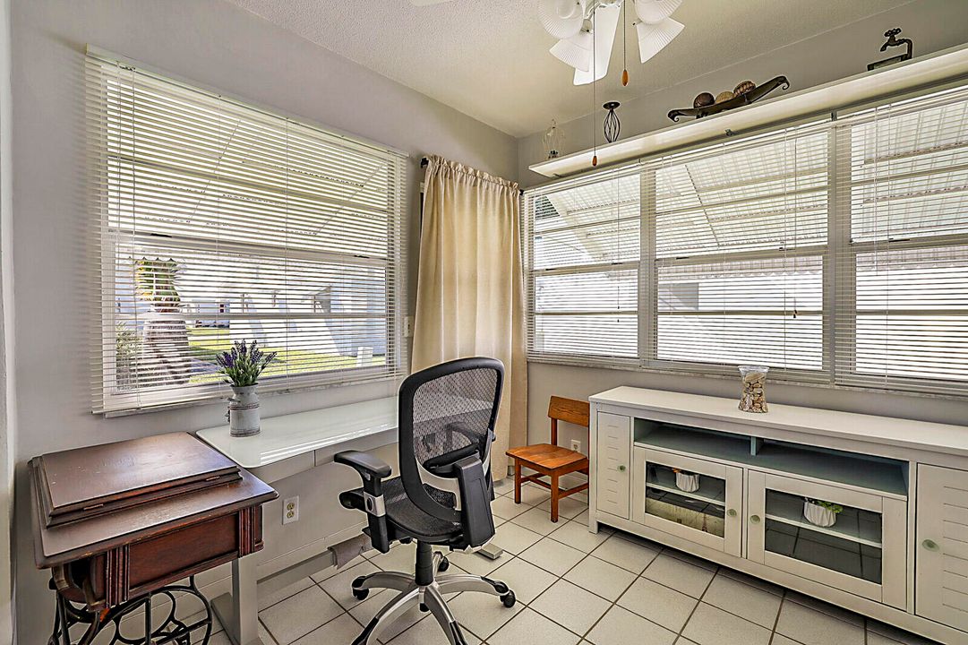 For Sale: $349,900 (2 beds, 2 baths, 1428 Square Feet)