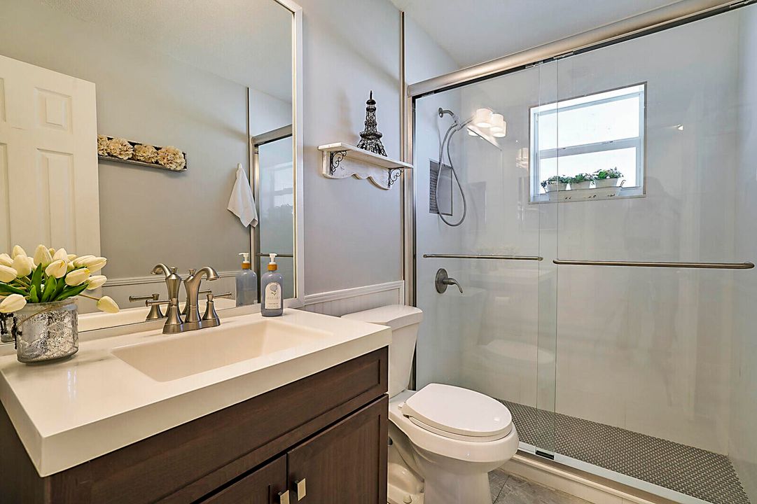 For Sale: $349,900 (2 beds, 2 baths, 1428 Square Feet)