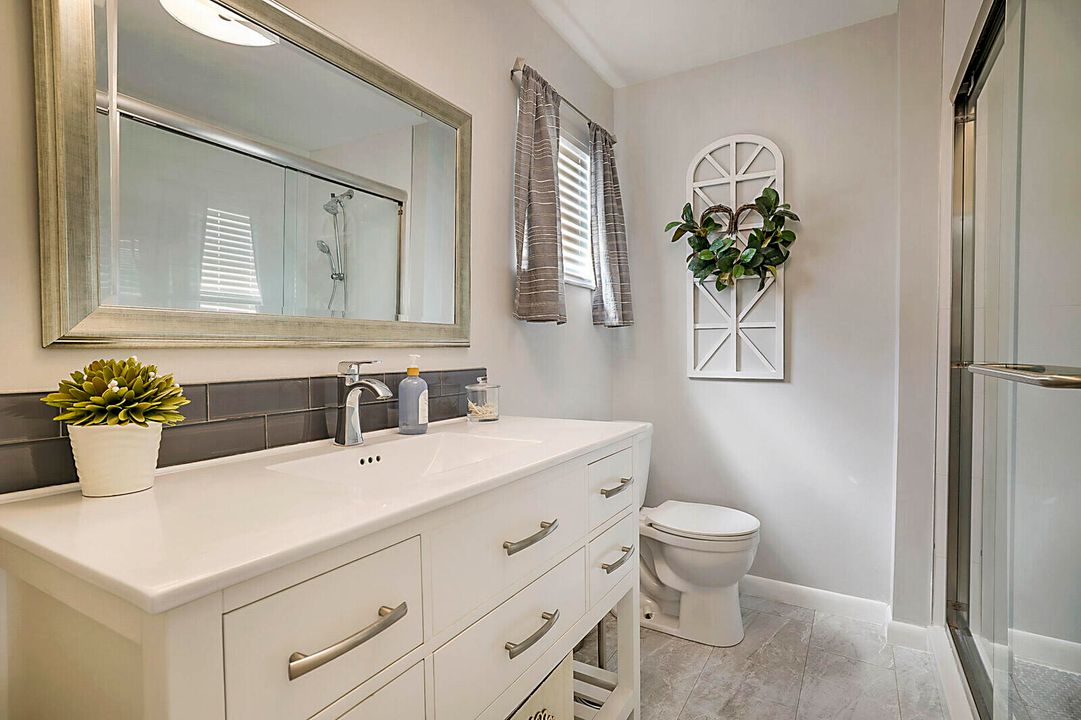 For Sale: $349,900 (2 beds, 2 baths, 1428 Square Feet)