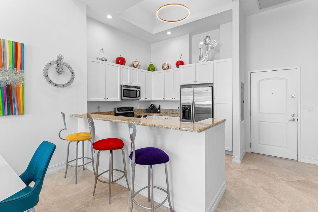 For Sale: $1,585,000 (2 beds, 2 baths, 1461 Square Feet)