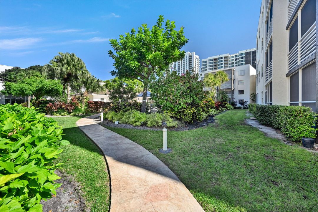 待售: $349,900 (2 贝兹, 2 浴室, 1000 平方英尺)