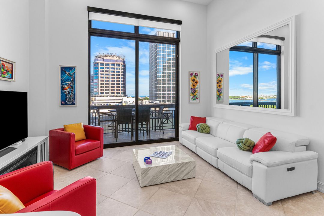 For Sale: $1,585,000 (2 beds, 2 baths, 1461 Square Feet)