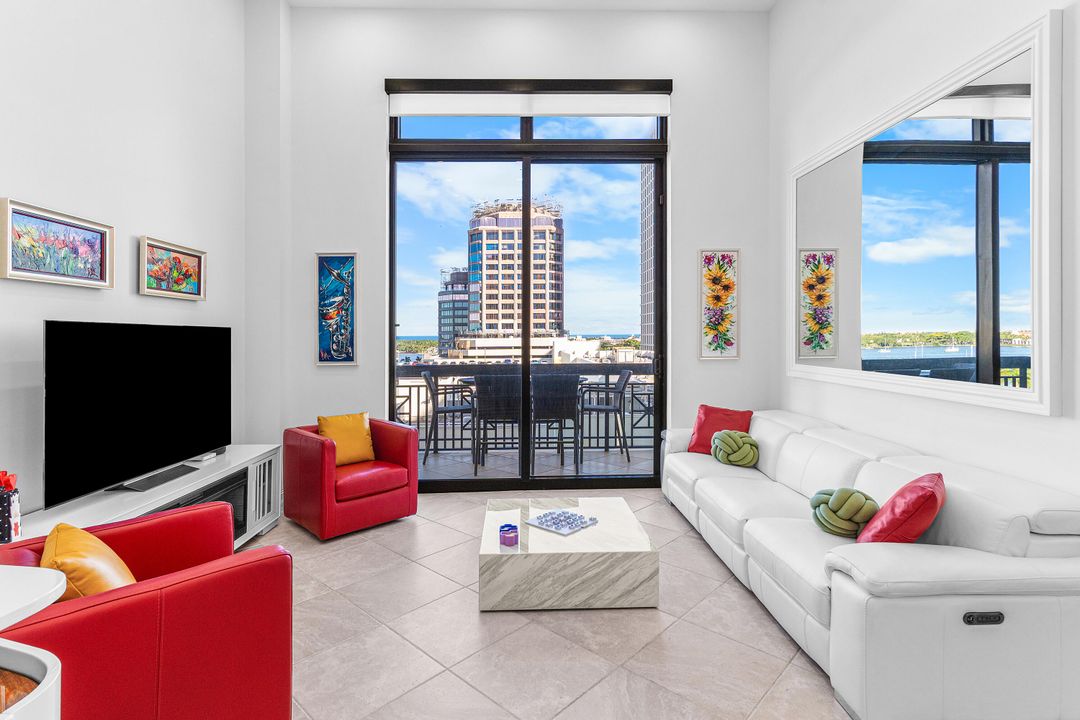 For Sale: $1,585,000 (2 beds, 2 baths, 1461 Square Feet)