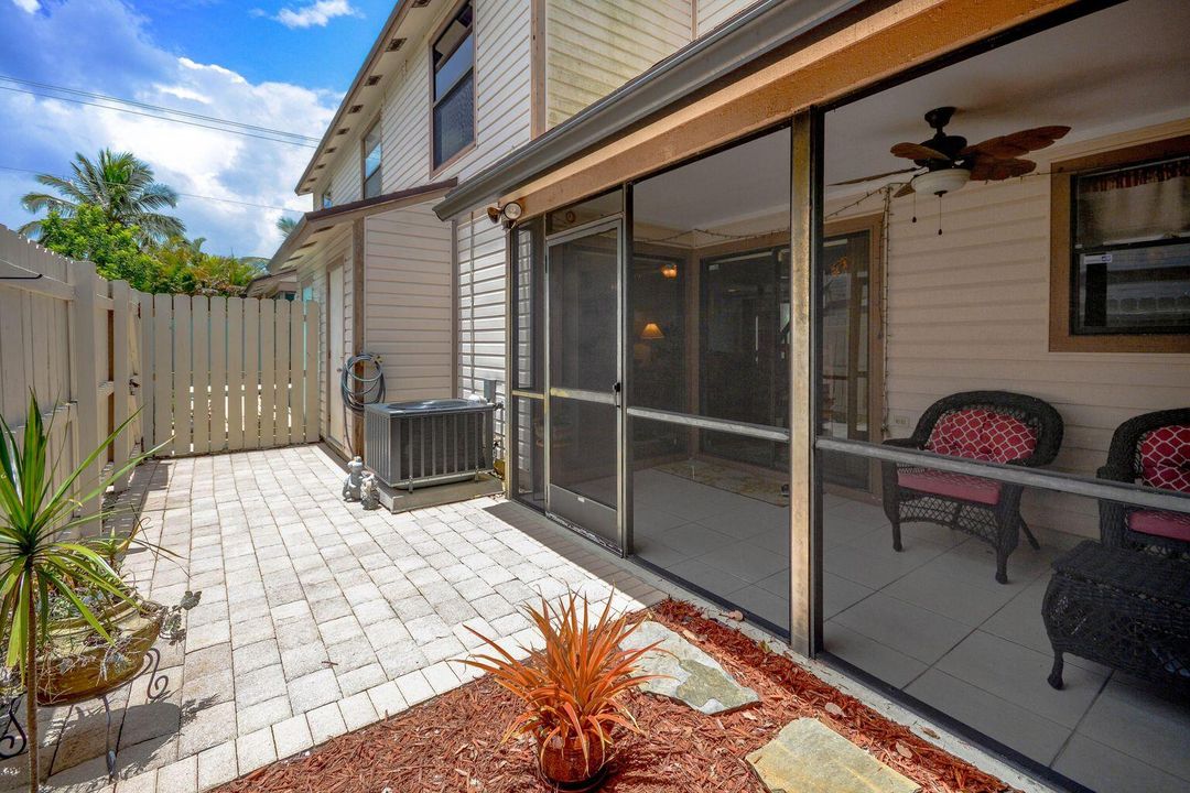 Active With Contract: $2,750 (3 beds, 2 baths, 1435 Square Feet)