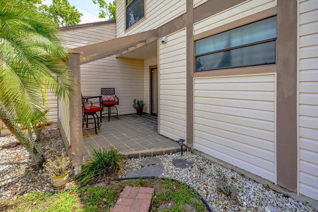 Active With Contract: $2,750 (3 beds, 2 baths, 1435 Square Feet)