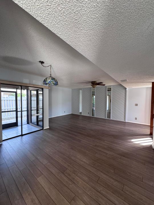 Active With Contract: $2,750 (3 beds, 2 baths, 1435 Square Feet)