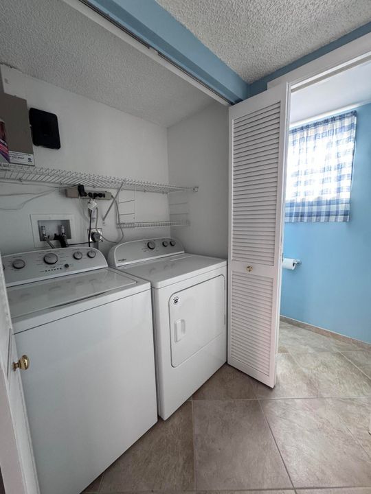 Active With Contract: $2,750 (3 beds, 2 baths, 1435 Square Feet)