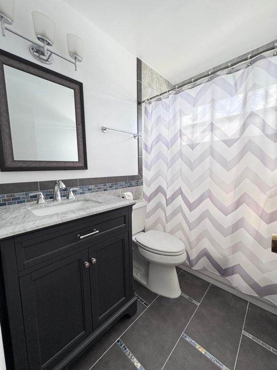 Active With Contract: $2,750 (3 beds, 2 baths, 1435 Square Feet)