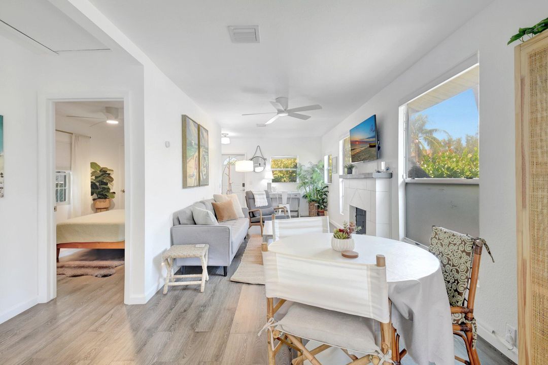 For Sale: $345,000 (2 beds, 1 baths, 720 Square Feet)