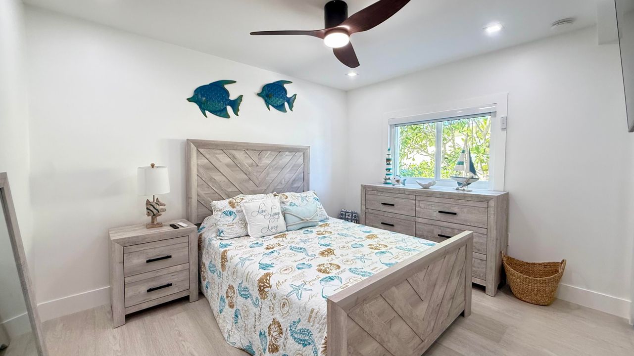 For Sale: $1,200,000 (2 beds, 2 baths, 1056 Square Feet)