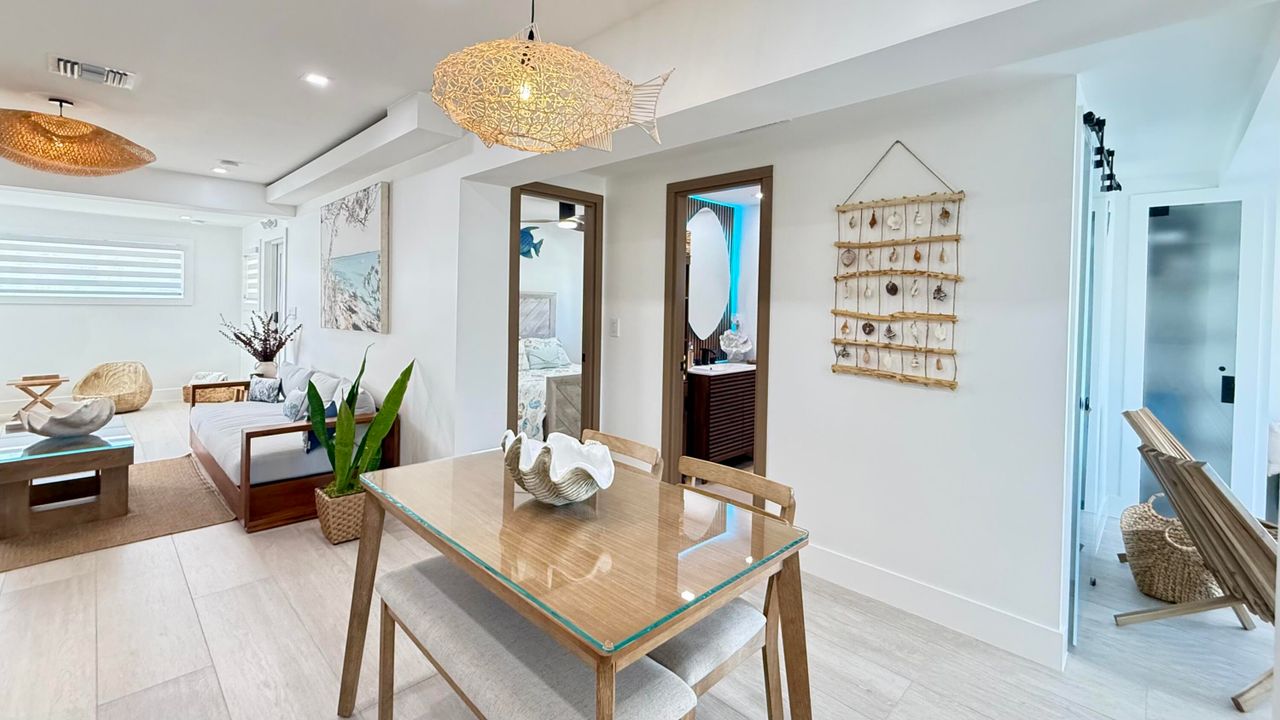 For Sale: $1,200,000 (2 beds, 2 baths, 1056 Square Feet)