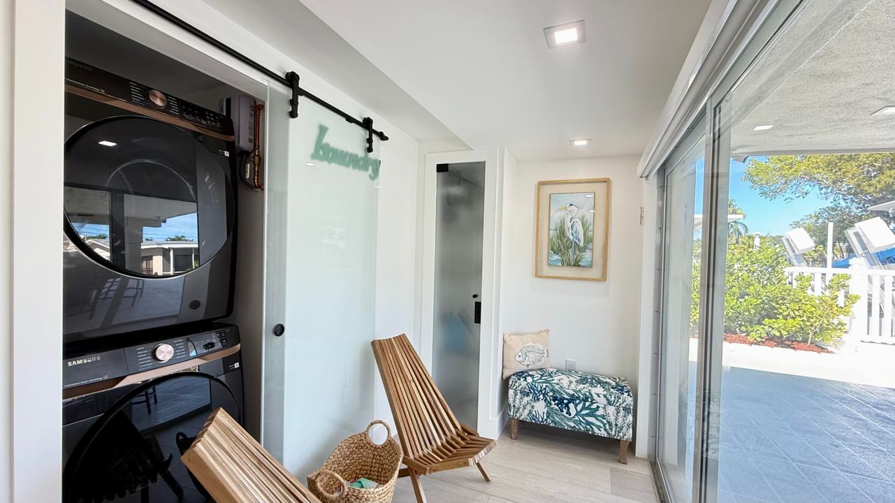 For Sale: $1,200,000 (2 beds, 2 baths, 1056 Square Feet)