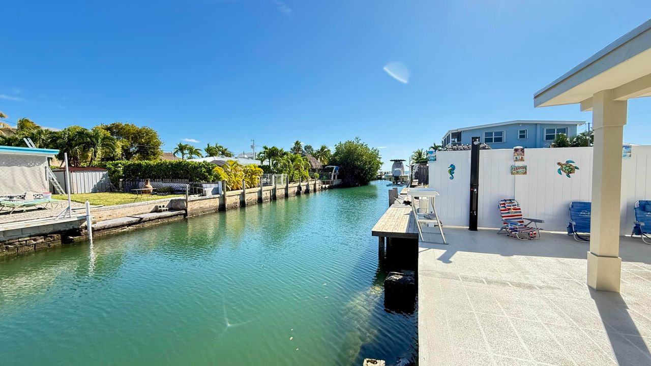 For Sale: $1,200,000 (2 beds, 2 baths, 1056 Square Feet)