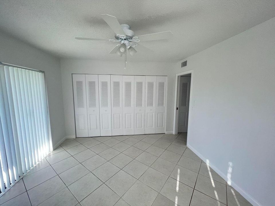 For Sale: $104,900 (1 beds, 1 baths, 646 Square Feet)