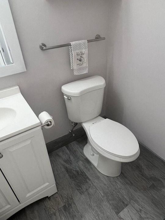 For Sale: $104,900 (1 beds, 1 baths, 646 Square Feet)