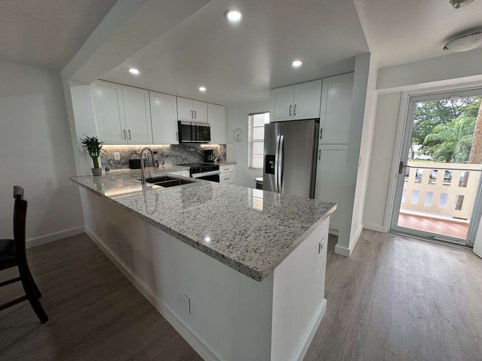 Recently Rented: $2,800 (2 beds, 2 baths, 1190 Square Feet)